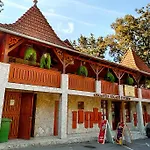 Гостевой дом Kiskastely Fogado-etterem Фюзешдьярмат