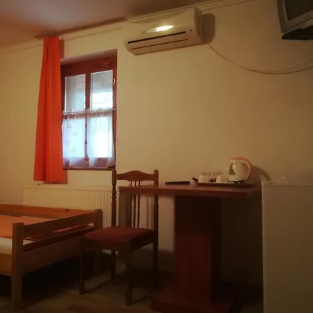 Kiskastely Fogado-etterem Pensjonat