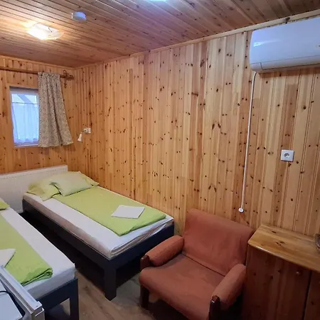Kiskastély Fogadó-étterem Füzesgyarmat