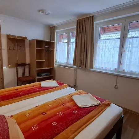 Kiskastely Fogado-etterem Gasthof Füzesgyarmat