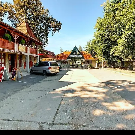 Kiskastely Fogado-etterem Gasthof Füzesgyarmat