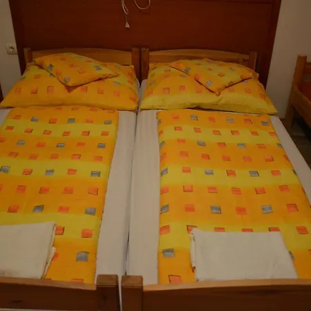 Kiskastely Fogado-etterem Guest house *